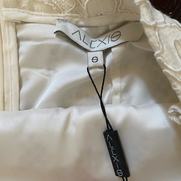 Lace skirt. Alexis - Picture 3 of 4